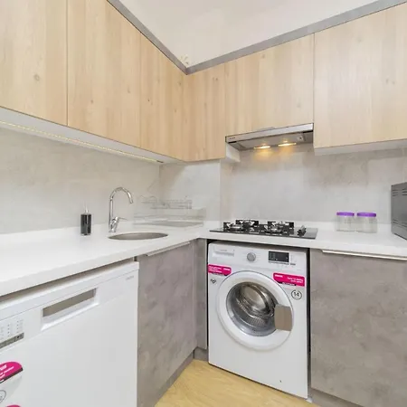 Elegant Furnished Flat In Kepez شقة